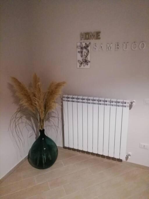 דירות וולה Casa Sambuco מראה חיצוני תמונה